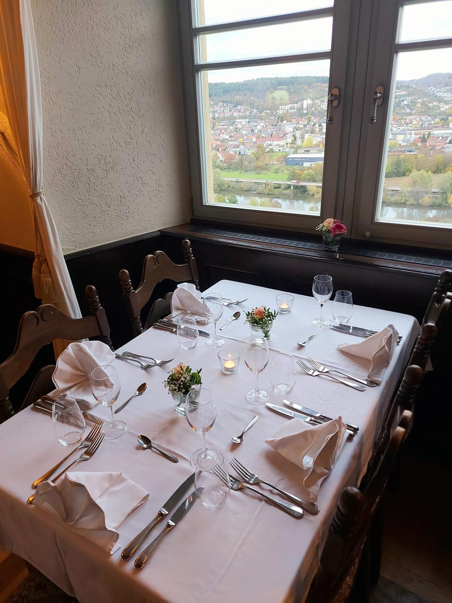 Eventlocation & Hotel Schloss Neuburg Obrigheim Exterior foto